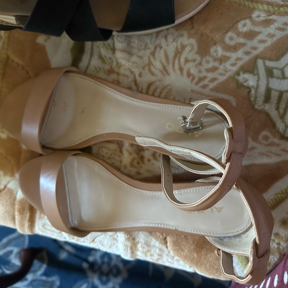 Beautiful  Aldo sandals in size 7.5 US - Picture 2 of 6
